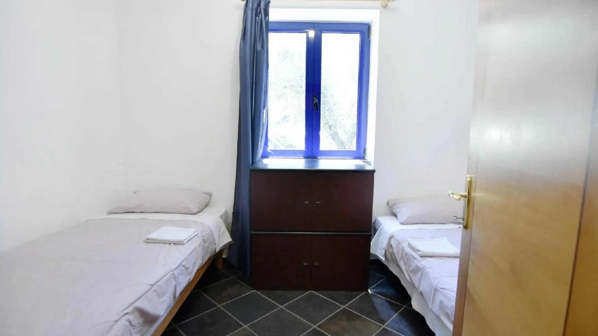 Einfache Wohnung In Der Naehe Des Strandes Punta Umag Apartment
